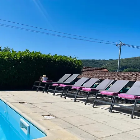 Maison De Famille Les Tourelles * Tour-de-Faure